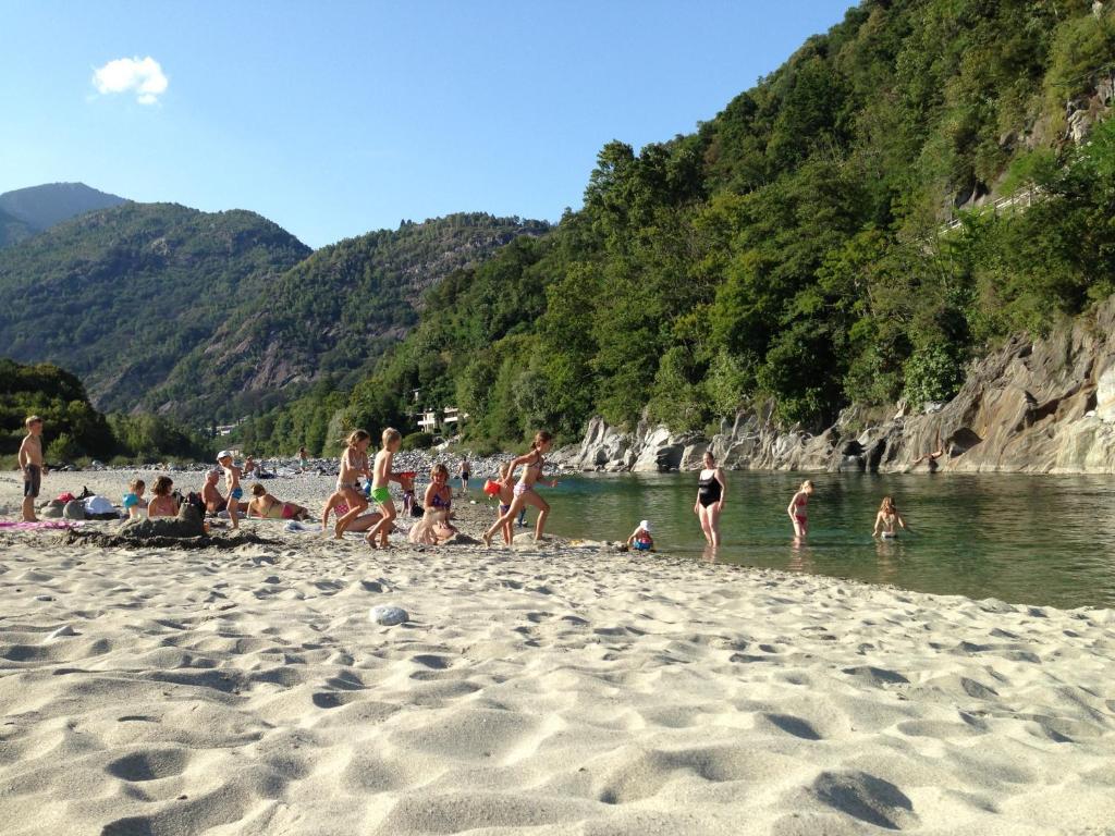 Hotel Albergo Losone 4*